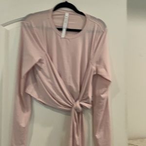 Lululemon top